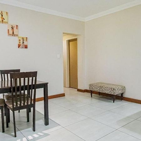 Guest House In Midrand Buitenkant foto